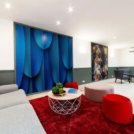 Secret House - Champs Elysees Avenue